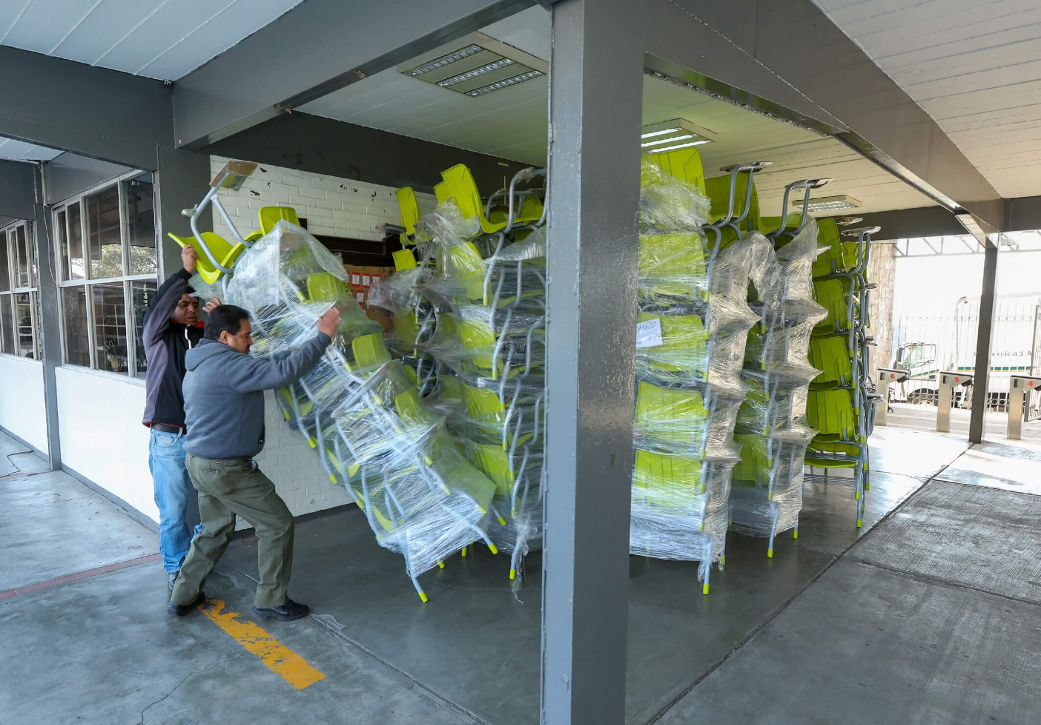 8-Mobiliario y recursos materiales